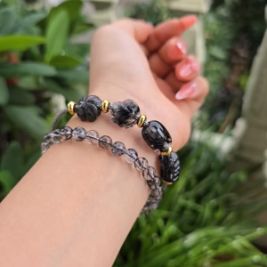 Q1625 Vòng lu thống ngũ điếu cỏ 4 lá hồ ly Thạch Anh Tóc Đen cho mệnh Thuỷ và Mộc - Phong Thuỷ TUDO