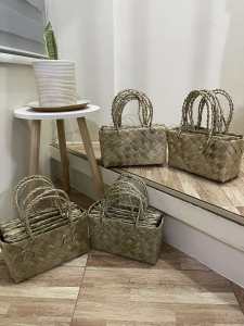 bayong gift bag sized 4x8x5 sold/pc