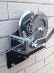 รอกกว้านมือหมุนสลิง รอกยกของ กว้านมือหมุน [ทำจากวัสดุสแตนเลสA3] 10 เมตร 540KG/900KG/1200KG ที่จับหมุนกันลื่น รอกกว้านมือ รอกมือหมุน รอกยกของ รอกสลิง รอกสลิงมือหมุน