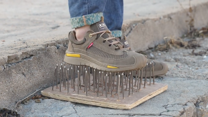 Sepatu Safety Anti Paku Safety Shoes Ujung Besi Sepatu Import Bahan Ringan Bukan Safety Jogger