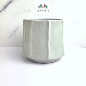 The Leaferie Lilvie plant pots. flowerpot . flowerpots . flower pot . planter . planters . Ceramic . Plants