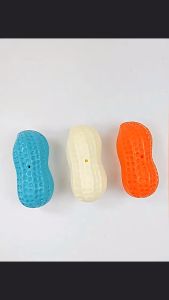 Đồ chơi cho Chó gặm sạch răng hình củ đậu phộng bằng nhựa TPR (mẫu mới) - Love Pets Shop