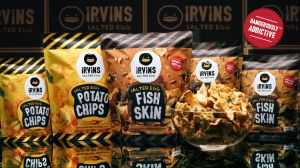 Khoai tây trứng muối cay Hot Boom Spicy Salted Egg Potato Chips 80g IRVINS