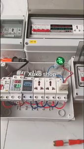 Combo đấu sẵn tủ điện nổi IP65 gồm CB. Bảo vệ điện áp công tơ điện tử + ổ cắm