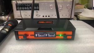 JBL VM-777 Wireless Microphone (UHF) 50m Receiving Range Anti-drop Metal Microphone w/ FREE mic foam