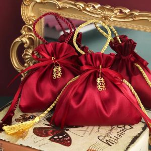 Drawstring Candy Bag with Tassel Red Velvet Non-woven Fabrics Flannel Gift Bag Chinese Traditional Pearl Packaging Pouch Wedding Party Decor