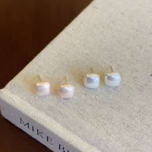 French Luxurious Square Pearl Earrings Womens Elegant Miniature Versatile Commute High-End Sweet Unique Ear Jewelry