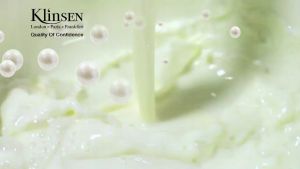 Paket Sabun Mandi Cair Klinsen Brightening Goats Milk 1000 ml + Sabun Mandi Cair Klinsen Energizing 1000 ml