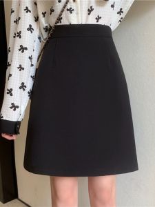 plus Size A-Line Mini Skirt Professional Korean Style Spring Summer High Waist Short Skirt Prevents Exposure for Women with Large Hips