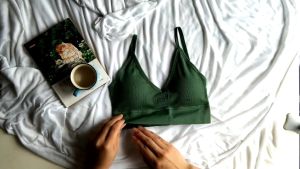 H-833 บราสายเดี่ยวแฟชั่น บราแฟชั่นเว้าหลัง สายเดี่ยว ครอปบรา ชุดชั้นใน