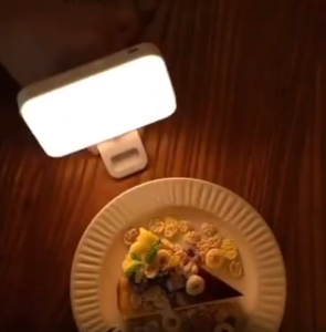 Portable Mini Selfie Fill Light – Rechargeable 3-Mode Clip-On Lamp for Mobile Phones & Live Streaming