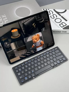 BOW บาง HB066 มินิ พับได้ แป้นพิมพ์ ไร้สาย บลูทู ธ ชาร์จไฟได้ แบบพกพา สาม พับ แป้นพิมพ์ ด้วย ฟลาเนล ถุง สำหรับ แล็ปท็อป แท็บเล็ต