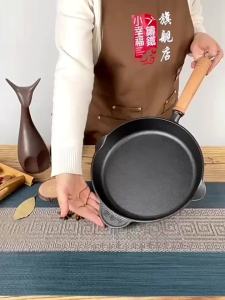 No-Coating Non-Stick Cast Iron Skillet with Wooden Handle For Home Use