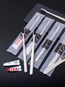 ชุดแปรงสีฟัน พร้อมยาสีฟัน（100ชุด）เกรดโรงแรม รีสอร์ท แปรงสีฟันแบบใช้แล้วทิ้ง ราคาขายส่ง เซต100ชิ้นห่อแยก