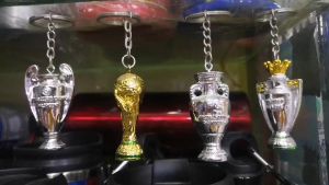 Champions League Premier League European Cup Golden Ball award Golden Boot award La Liga trophy Mini trophy decoration football jewelry key chain