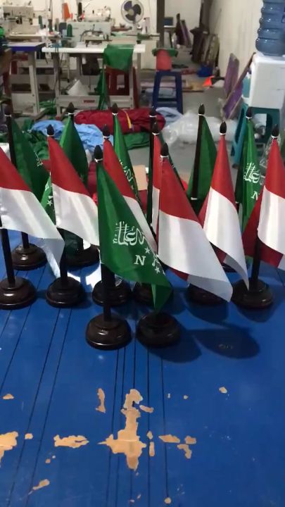 (Murah-Grosir) Bendera merah putih + tiang meja satu set /Bendera Meja Indonesia / Bendera Meja Merah Putih/Bendera Merah Putih