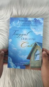 Buku Tinggal Dirumah Cahaya (Republika) Catatan Kisah Hidup Penulis Novel Remaja Original Soft Cover