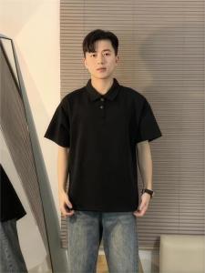 ชุดเสื้อโปโลสีขาว กางเกงขาสั้น ชุดลำลอง ทรงหลวม ทรงตรง ทรงเอวสูง ทรงหลวม ทรงลำลอง ฤดูร้อน 2024 สำหรับผู้ชาย