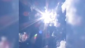 Waist clip fan portablehanging neck fan USB rechargeable fan small outdoor camping waist fan with LED light