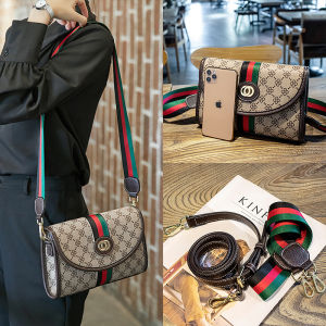 High Quality Womens Envelope Bag Fashionable Versatile Shoulder Crossbody Bag Stylish Small Square Bag for Daily Use