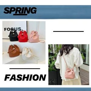 KDAShop รุ่นแนะนำ  กระเป๋าสะพายแฟชั่นแบบใหม่ รูปทรงบักเก็ต สีพื้นเรียบๆ แต่ถือแล้วดูมีอะไรมาก แมทช์กับอะไรก็เข้า ราคาถูกแบบฉ่ำมาก สั่งเลย