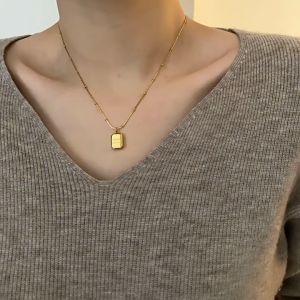 Ladamas Kalung Titanium Liontin Kotak Ukiran Charm Kalung Fashion Harian KT147