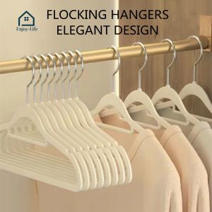 5 sets of non-slip velvet hangers space-saving elegant design elegant and beautiful home storage