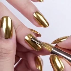 10ml Gold Metallic Nail Polish – Quick-Drying No Lamp Required Delivers a Long-Lasting Natural Mirror-Like Metallic Finish.