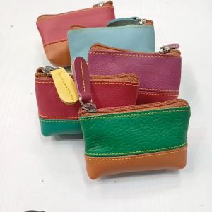 กระเป๋าใส่เหรียญใบจิ๋ว ขนาด สูง 7 cm กว้าง 10  cm