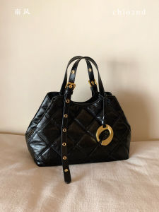Exquisite Diamond Quilted Moon-clasp Handbags for Women