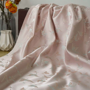 ผ้าซาตินแจ็คการ์ดกี่เพ้าดีไซน์รูปผีเสื้อชุดฮันฟูหรูหราวัสดุอ่อนนุ่ม