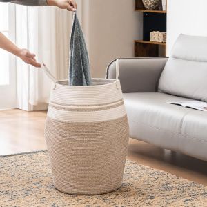 ตะกร้าผ้าเช็ดตัวซักผ้าทอเพียงใหญ่พิเศษที่มีด้ามจับเชือกฝ้ายงานหนักตะกร้าซักผ้าสูง | ทอเชือกปอตะกร้าผ้าสกปรกสำหรับเสื้อผ้าและของเล่นในห้องนอนห้องเด็กอ่อนห้องน้ำปอกระเจา (39*49*65ซม.)