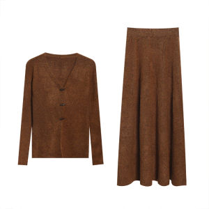 Lin Chu Yi ผู้หญิง เสื้อสเวตเตอร์ถัก กระโปรง ชุดสองชิ้นแขนยาว คอวี ฤดูใบไม้ร่วง ฤดูหนาว พรางหุ่น ทันสมัย ลำลอง Ensemble