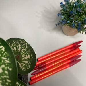 PENSIL ALIS DAVIS
