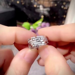 Huitan Luxury Silver Color Women/Men Finger Rings Shiny CZ Anniversary Love Gift Simple Stylish Design Versatile Fashion Jewelry