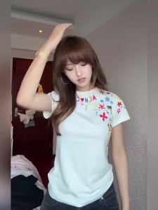 A chock | Digital Printing Fitted T-shirt