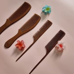Lược Đánh Rối - Lược Chui Nhọn - Lược Tay Cầm Chất Liệu Gỗ Nhân Tạo