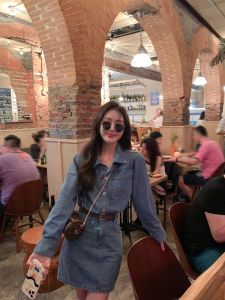 ชุดเดรสยีนส์ฤดูใบไม้ผลิและฤดูใบไม้ร่วงสำหรับผู้หญิง 2025 ชุดเดรสกระโปรงสั้นเอวสูงสไตล์เกาหลี ชุดทำงานแบบมินิมอล ชุดเดรสแขนยาว