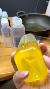 1pcs PP Plastic Oil Bottle Kitchen Spray Bottle Condiment Squeeze Bottles Cooking Baking Seasoning Bottle-300ML-500ML-1000ML