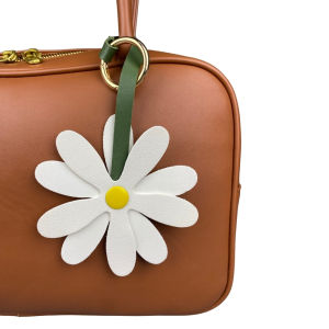 Handmade Leather Dasiy Bag Charm Oversized Daisy Keychain Double-Layer PU Leather Leaf Chic Accessory for Bags Gift for Her
