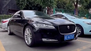 จั๊มสตาร์ทรถ 12v จั้มสตาร์ท พกพา จั๊มสตาร์ทรถยนต์ 198000mah แบตสำรองรถยนต์ แบตจั้มสตาร์ท แบตเตอรี่รถยนต์ฉุกเฉิน สตาร์ทรถดีเซล รถกระบะ จั้มสตาสรถยนต์ จั๊มสตาท รถยนต์ ตัวจั้มสตาร์ท  jump start high power พกพา จั๊มสตาท รถยนต์ 5-in-1