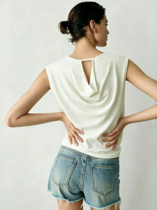 AMII | Round Neck Flounce Cutout Wearable Both Front and Back Knit Top