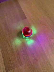 MAINAN ULTRAMAN GANGSING KEPALA BERPUTAR DENGAN LAMPU DAN MUSIK TERBARU KOLEKSI HADIAH ANAK TWH