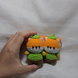 Móc khóa bé cáo đội nón móc len handmade