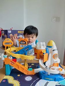 Đồ chơi cho bé lắp ráp mô hình đồ chơi trẻ em bé trai trò chơi Xe oto trớn trọng lực Mô hình Trạm tiếp không gian Bãi đỗ xe Tàu vũ trụ Phi hành gia