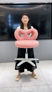 AIODIY Fluffy Vanity Chair 360° Rotating Height Adjustable Makeup Chair Ergonomic Lamb Wool Office Chair with Wheels Aesthetic Bedroom Study