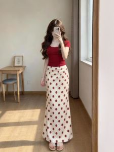 CHANGTONG | Gentle Style Red Top and Skimpy Skirt Set