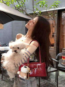 Retro Red Single-shoulder Ladies Bag Breadstick Shape Luxury Feel Marriage Subgenre Bag Trendy Underarm Wallet Polyester Lining