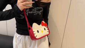 EchoBliss Hello Kitty กระเป๋าสะพายไหล่ลายการ์ตูนน่ารักและหวานสำหรับผู้หญิงกระเป๋าสะพายข้างแฟชั่นแบบลำลองมีเอกลักษณ์เฉพาะตัวแบบใหม่อินเทรนด์