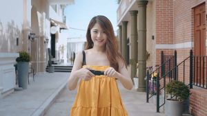 Selfie Stick Tripod การแสดงผล มีการกันสั่น ขาตั้งโทรศัพท์ ขาตั้งอเนกประสงค์ ม้านกระชับ 360 องศา พร้อมรีโมทบลูทูธ รองรับ iOS Android รุ่น Q02